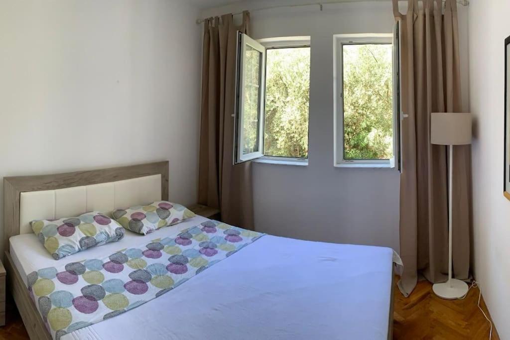 Oliva, Rafailovici Apartment *