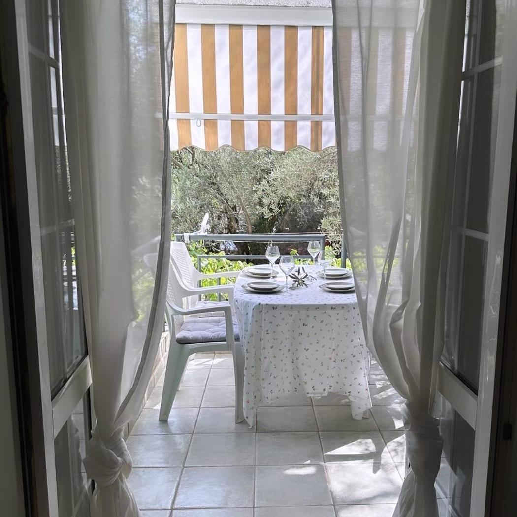 Oliva, Rafailovici Apartment *